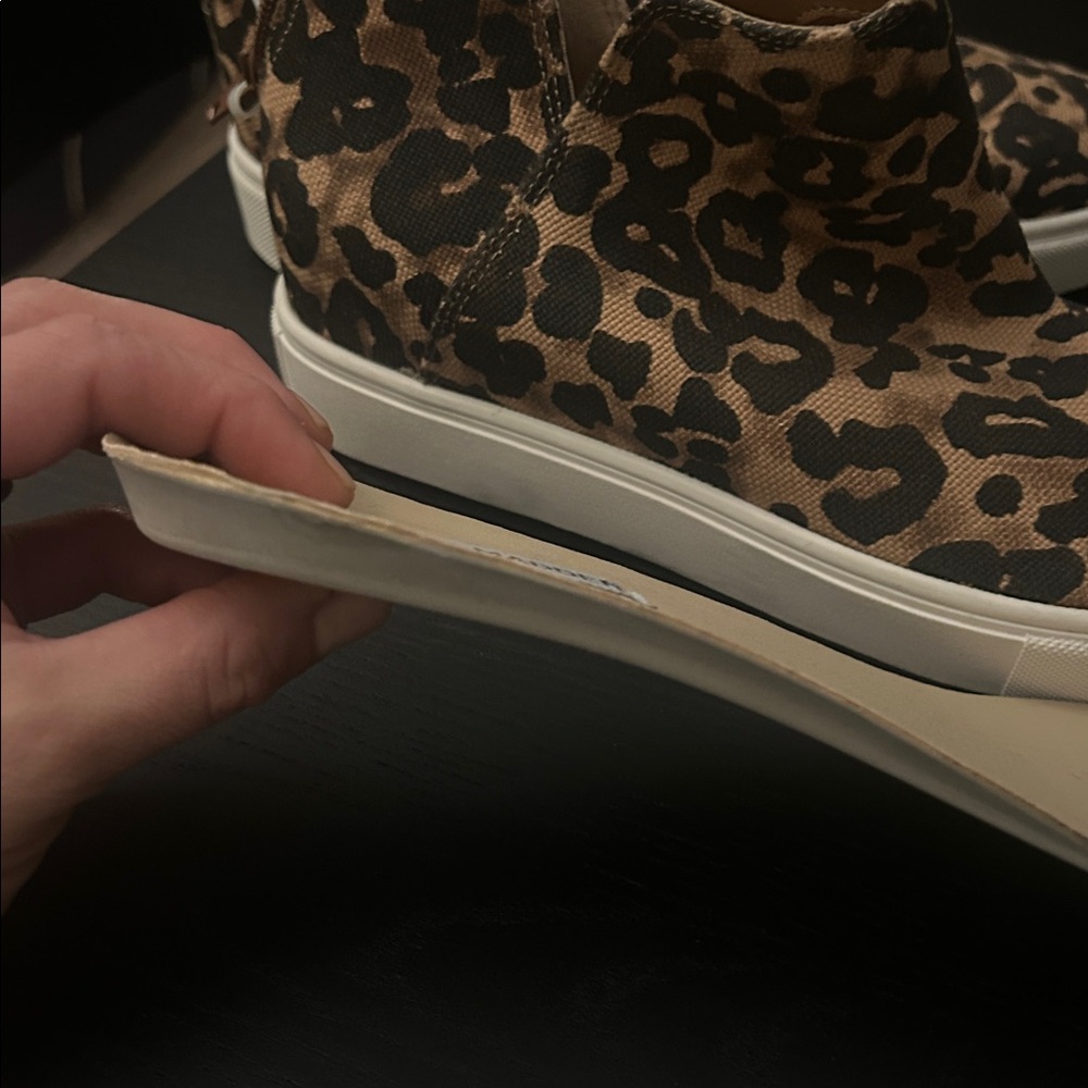 Steve Madden Leopard Print Brown Slip-On Sneakers High Top Claud Womens Sz 8.5 - Picture 8 of 9